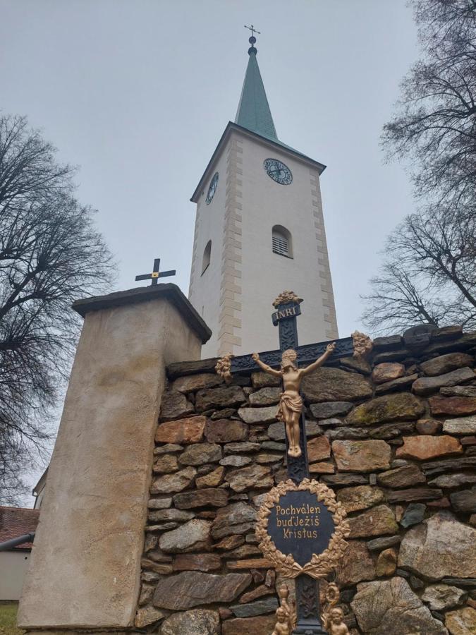 大卫膳食公寓酒店 Třešť 外观 照片